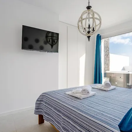 Monterey House Playa Blanca Ferienhaus *